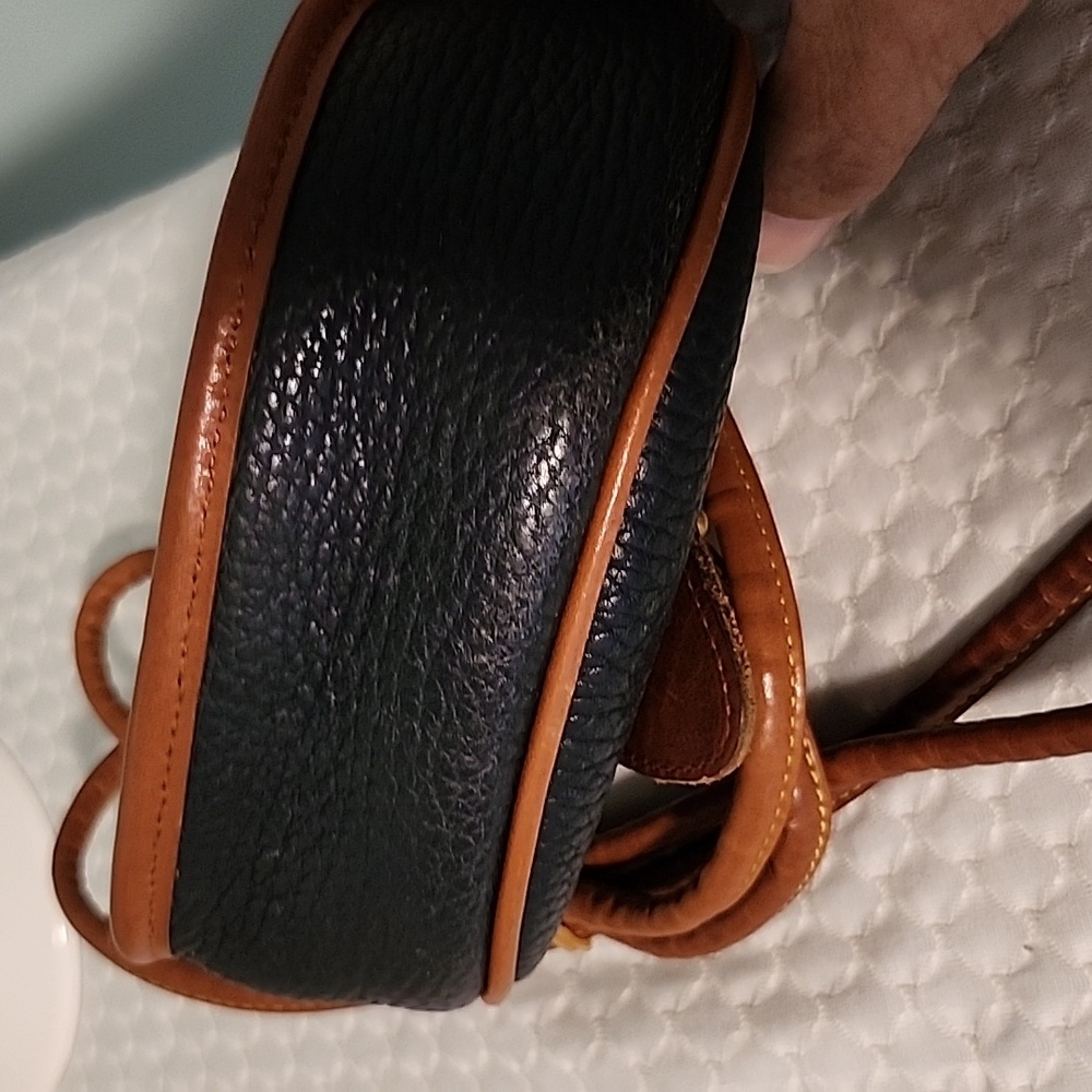 Vintage Mini-Dooney & Bourke Crossbody  Purse 6" W X 4 1/2" H (32) - Picture 6 of 12